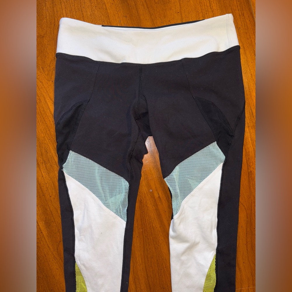 Splits 59 Cropped Leggings Size Medium - Picture 7 of 8